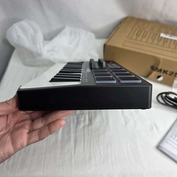 M-VAVE 25 Key USB MIDI Keyboard Controller W 8 Backlit Drum Pads Wireless - Picture 13 of 16